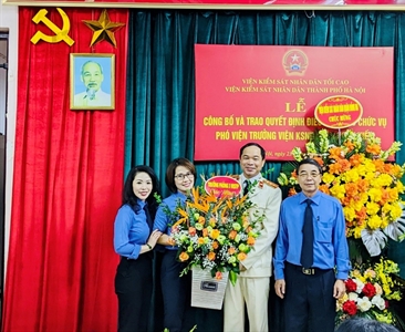 Lễ công bố và trao Quyết định điều động giữ chức vụ Phó Viện trưởng Viện...